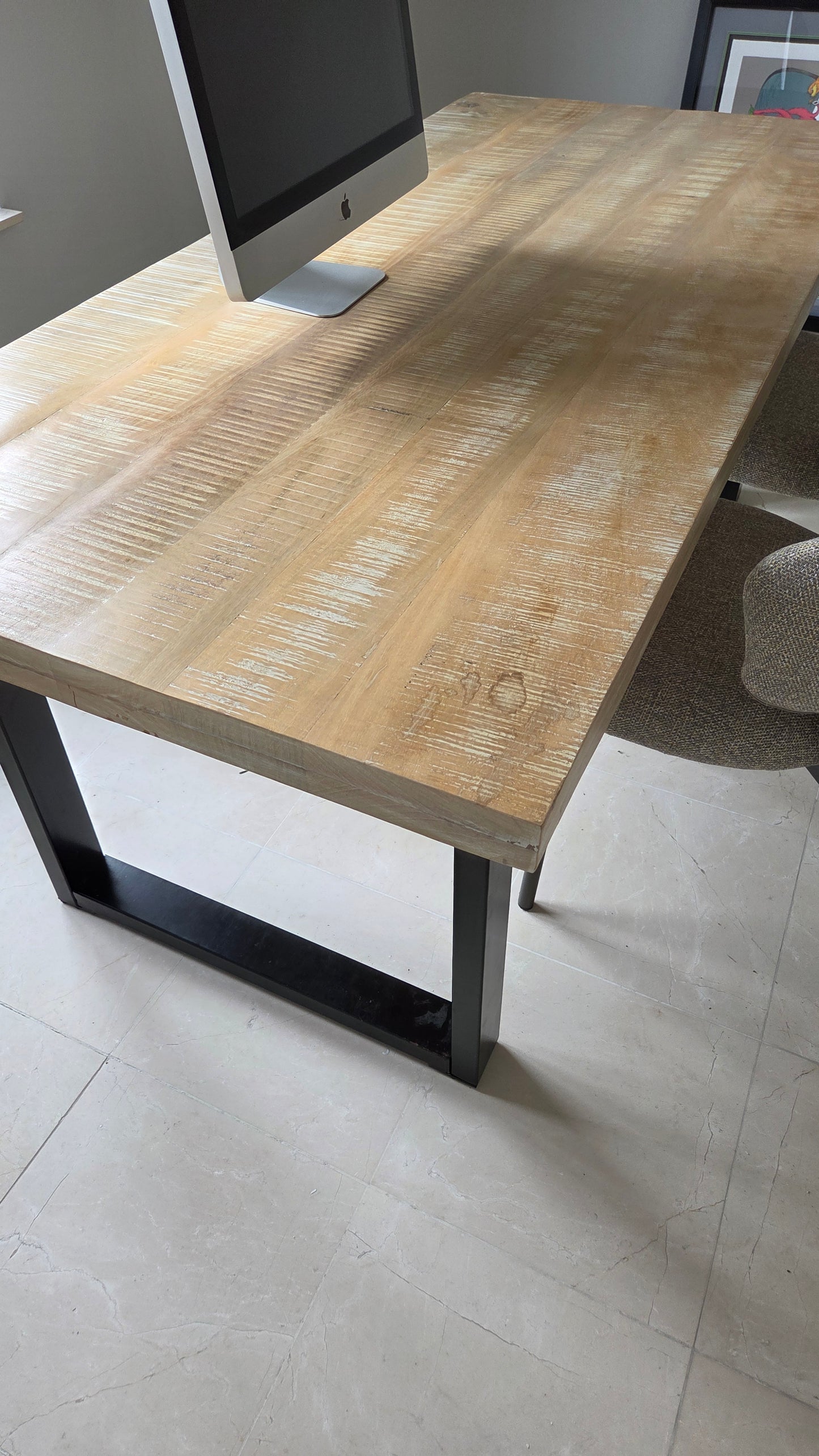 Tafel mangohout white wash / onderstel zwart