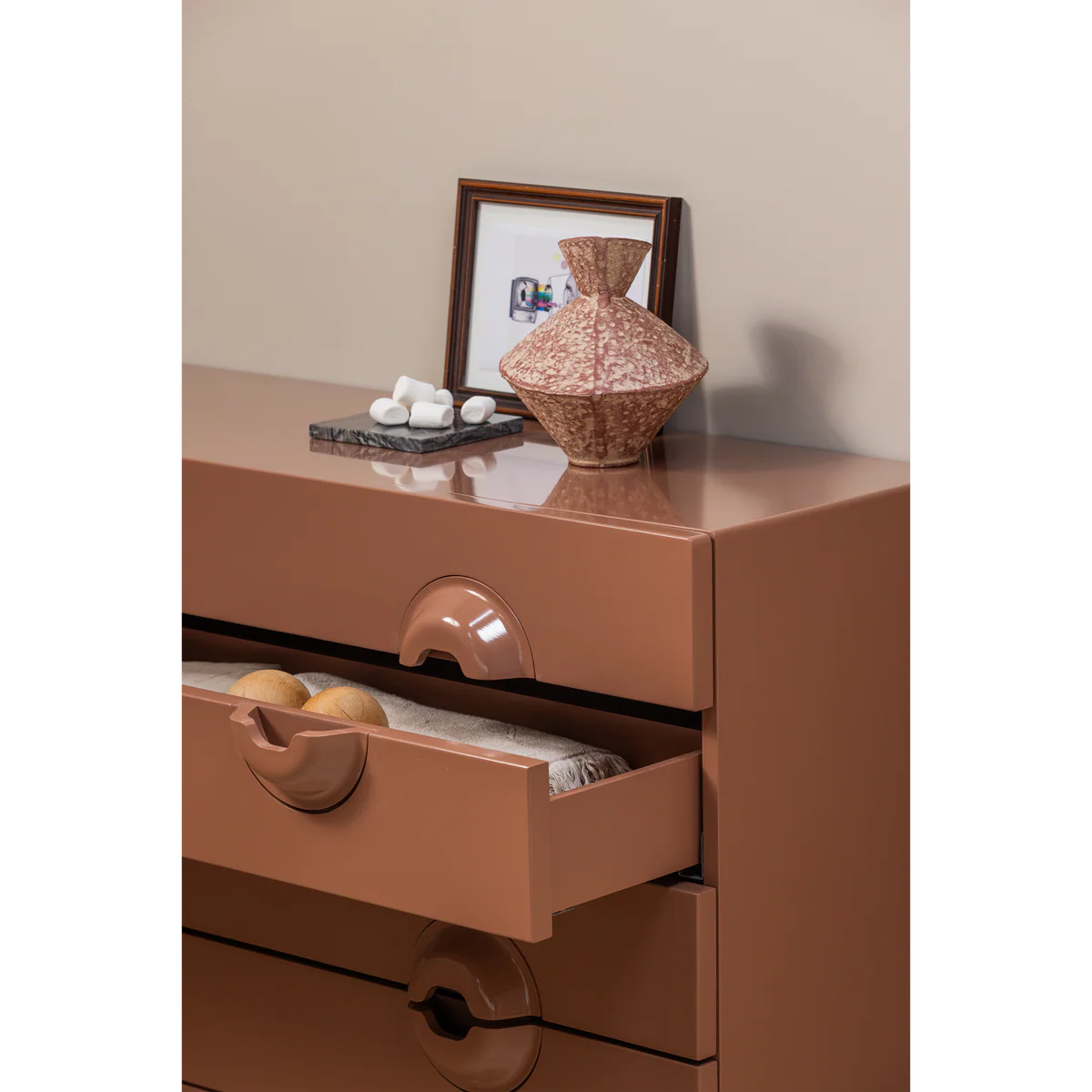 Merge ladekast oud roze 89x110x44 cm